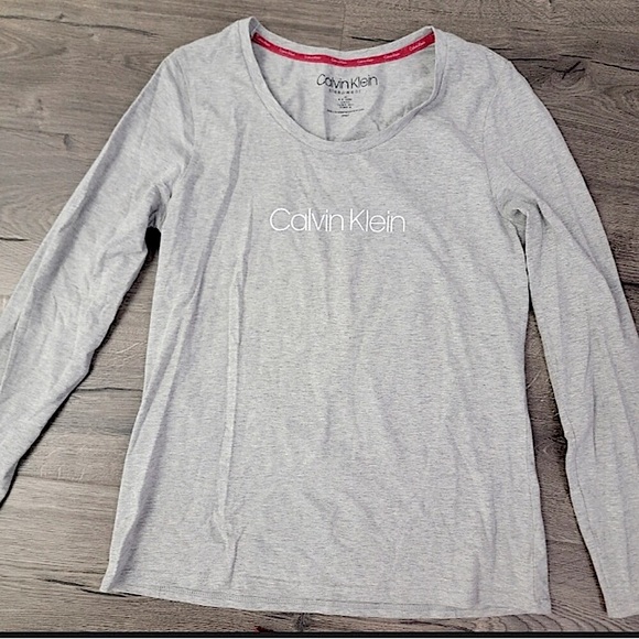 🔥EUC CALVIN KLEIN SUPER CUTE&COMFY LOUNGE WEAR GRAY LIGHT WEIGHT LONGSLEEVE - Picture 1 of 3